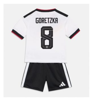 Duitsland Leon Goretzka #8 Thuis tenue Kids WK 2026 Voetbalshirt Korte Mouw + Shorts
